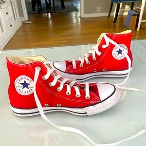 Chuck Taylor All Star Classic Unisex High Top Shoe - Men’s 5.5 Women’s 7.5